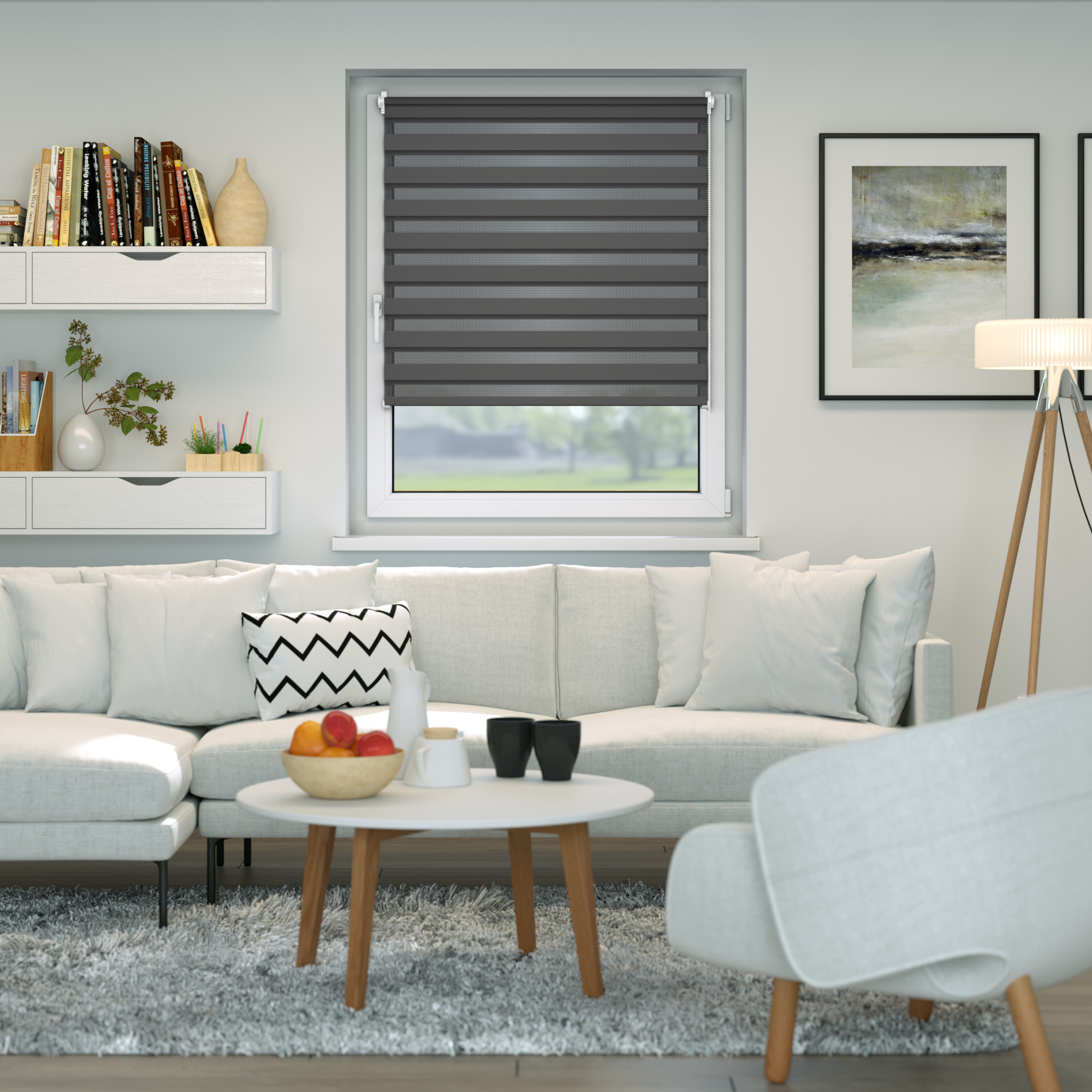 Finestra con tenda a rullo doppia Zevra in un soggiorno moderno, circondata da mobili e decorazioni