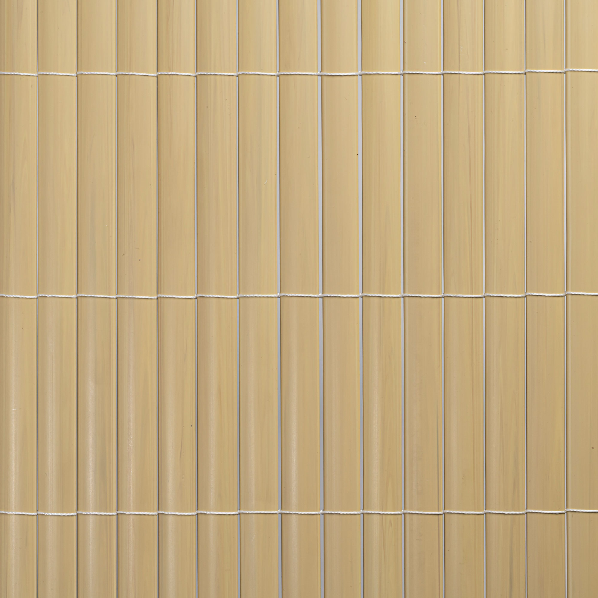 Rete di protezione in PVC con strisce verticali e connessioni orizzontali